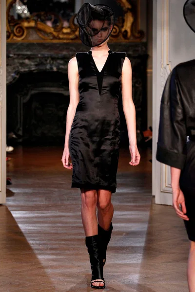 Look 4
